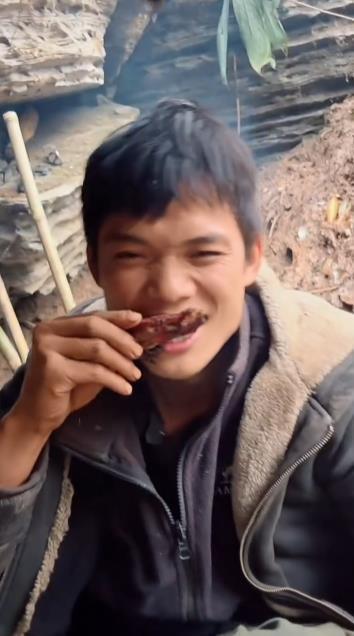 张家界七星山的荒野求生赛，有人吃肉吃到撑，有人却饿得脱了相。
