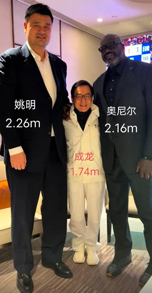 三大巨头同框！奥尼尔发文引热议，一张合照让网友青春DNA动了！