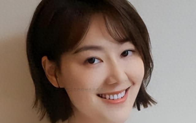 讨好大佬、陪睡上位、遭央视开除，被传与小尼结婚的她如今怎样