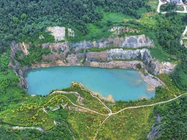 太美了！长寿版“九寨沟”，还有好多人不知道→