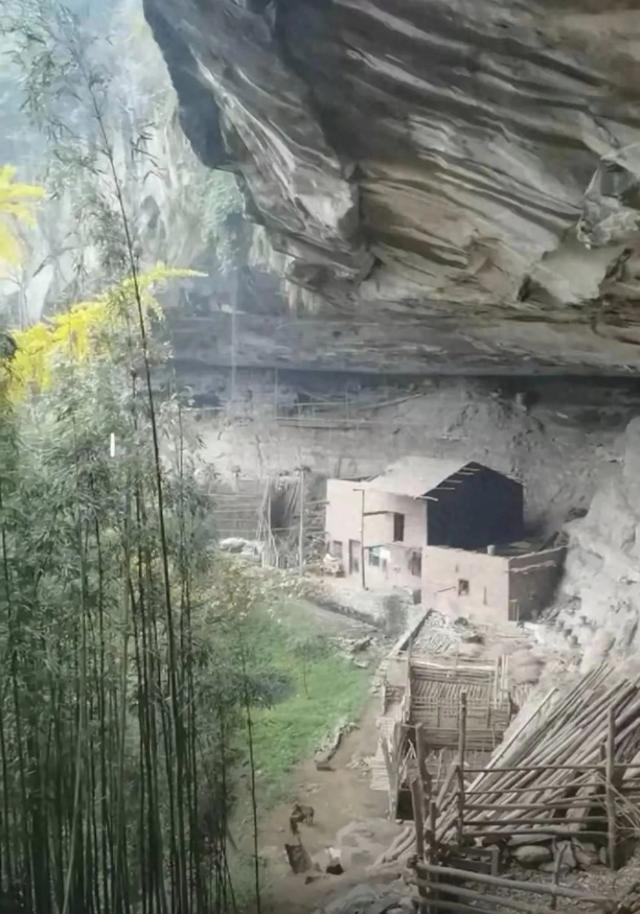 湖北利川藏着岩洞人家，石缝里长出的诗意栖居