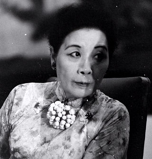 宋美龄贴身护士透露：她晚年在美国时，经常嘟囔“没有铜钿”