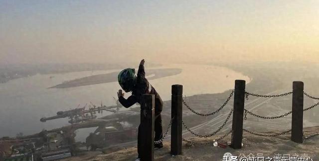 一座山火了？大军山成网红，年轻人为什么扎堆来这儿？