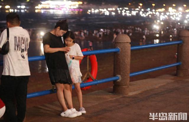 夜色海滨，魅力尽显