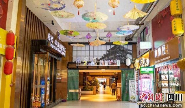 雅安雨城：青衣江上廊桥“新生”换新颜