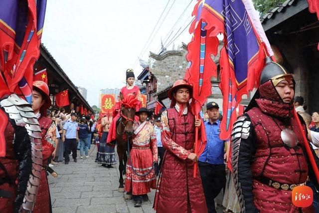 国庆游园、音乐市集、六艺展……成都青白江城厢古城焕新亮相喜迎游客｜万千气象成都行