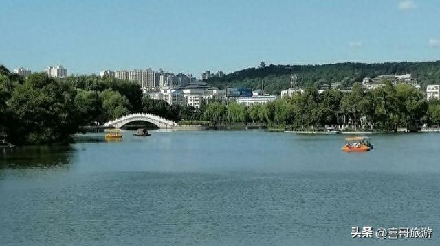 吉林北山公园：一山揽三教，半日阅百年——老吉林的悠然秘境