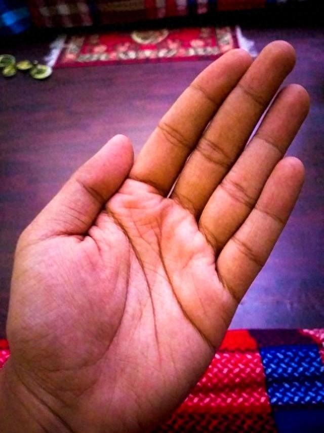 女人戴表应该戴在哪个手上（从手相看女人命运旺夫女人的手都有这2个特征）