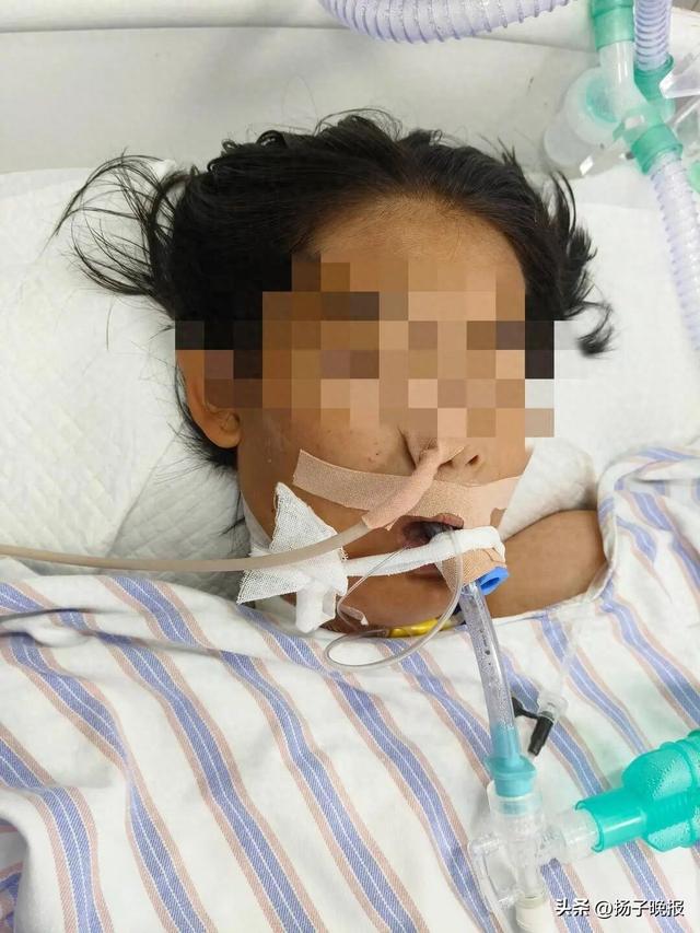 14岁少女拓展营遭体罚后身亡，一审择期宣判；聊天记录曝光：老师群里讨论孩子身体不好，却在家长群里说很好