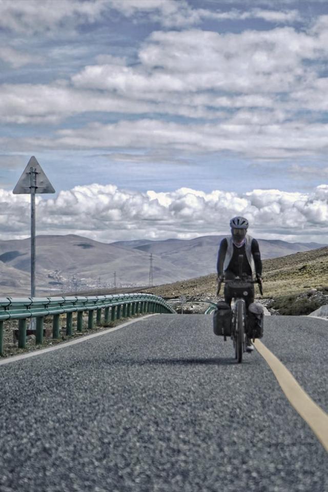 50岁大叔骑行川藏，人财两空
