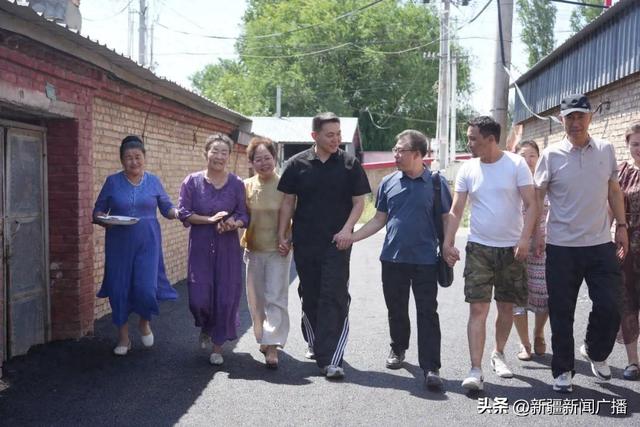 跨越山河的团圆！辽宁锦州六旬夫妻自驾3800公里赴新疆塔城第二故乡与亲人相聚