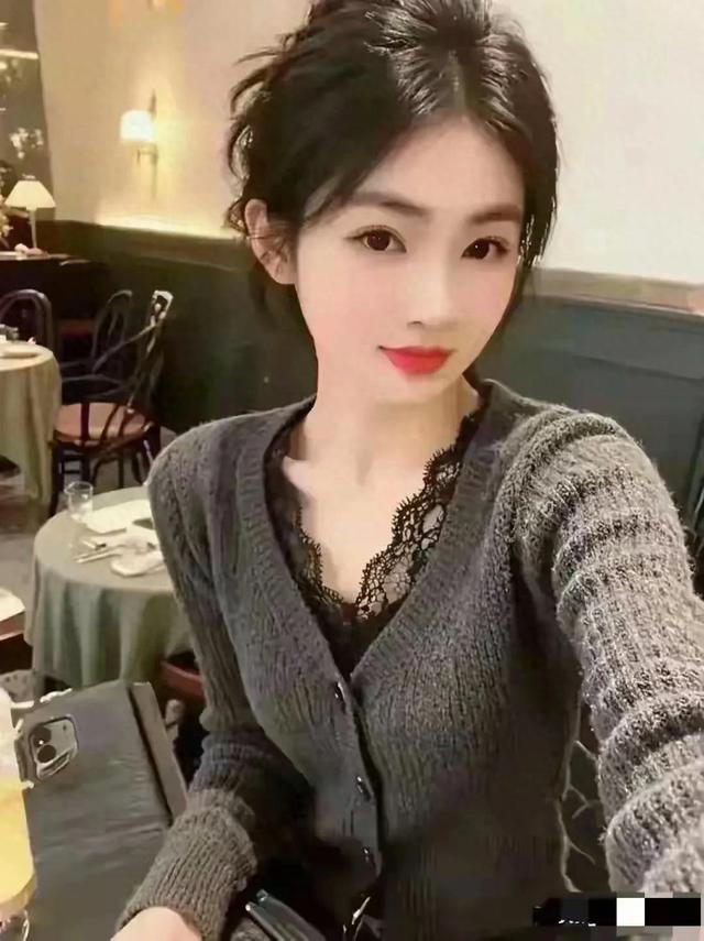 河南洛阳一校花好漂亮, 身高168cm,体重46kg 美的让人移不开眼