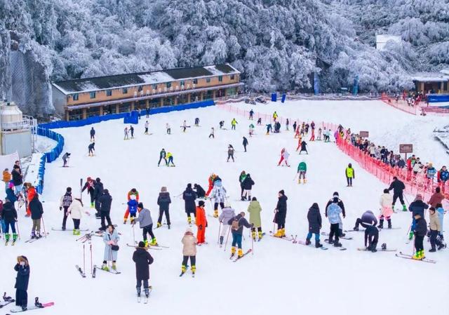 南川金佛山西门索道恢复正常运行，滑雪乐趣等你来！