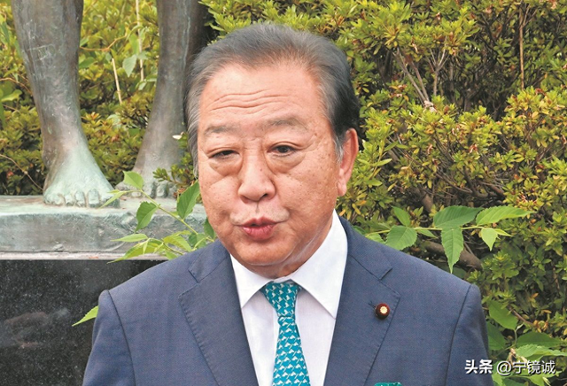 高市早苗对中国打出最后一张牌，美媒提醒：是否还记得40年前？