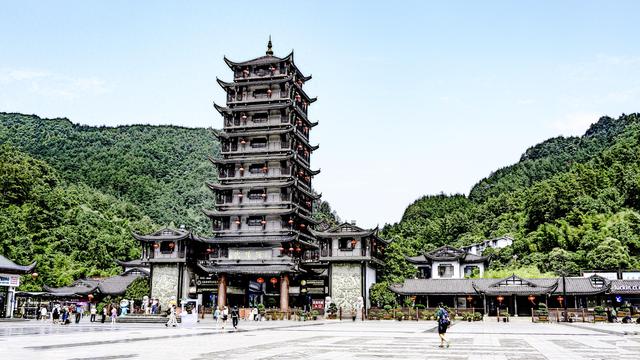 擎日峰月，溪织烟霞 我心中的张家界