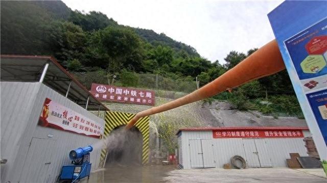 三峡枢纽江南成品油翻坝项目实现全隧贯通