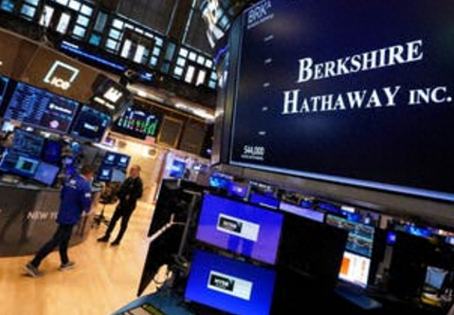 “岁月不饶人	”，随着“时光老人”逼近，95岁巴菲特准备明年卸任