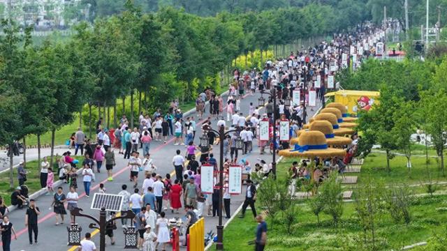 鹤岗南山南星空露营地︴城市中的生态文旅新坐标