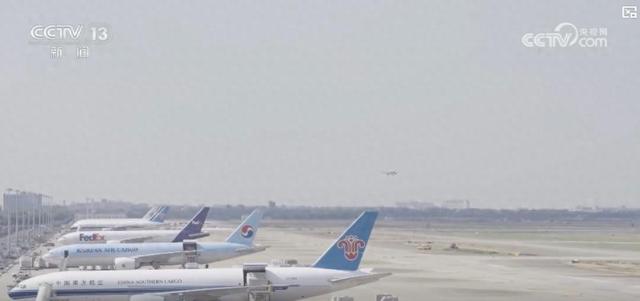 全国民航开启冬春航季：航班量稳增 国内外航线网络全面拓展