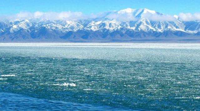 头枕赛湖冰推声入眠