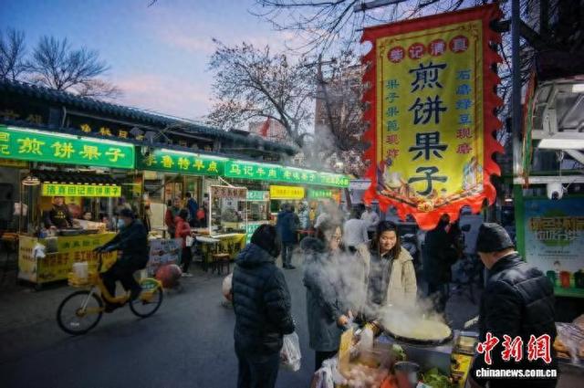 （神州写真）年轻人爱上“风物旅行”  沉浸式感受在地文化