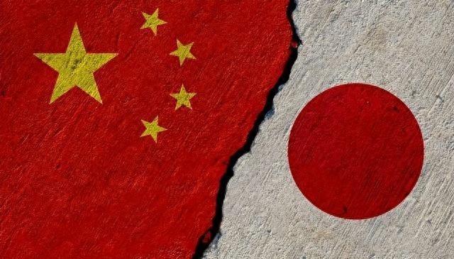 硬抗这么久，高市终于服软了！就台海问题改口，想与华恢复关系