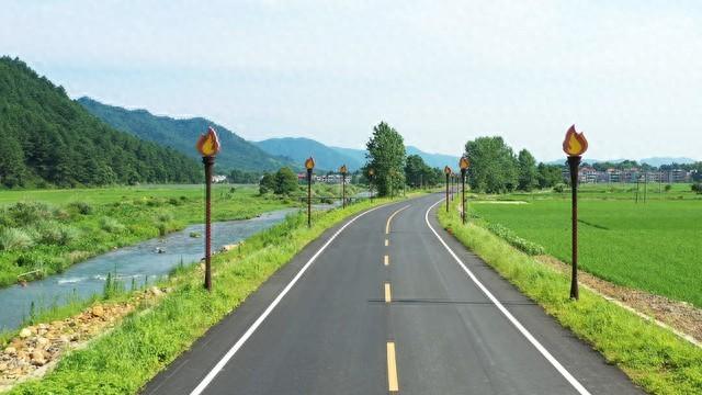 村干部要忙活了！国务院813号令9月15日施行，村里修路有了明白账