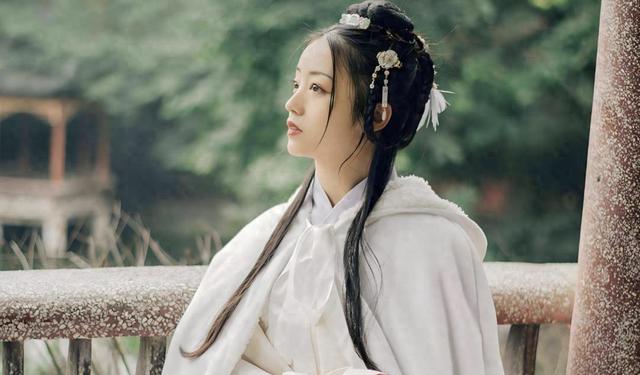 北京才女征婚出上联：田字分家四个口；才子妙对下联喜结美好姻缘