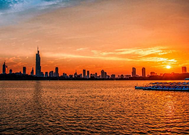 武汉与南京这俩城市到底有多像？都地跨长江两岸都有长江第一桥