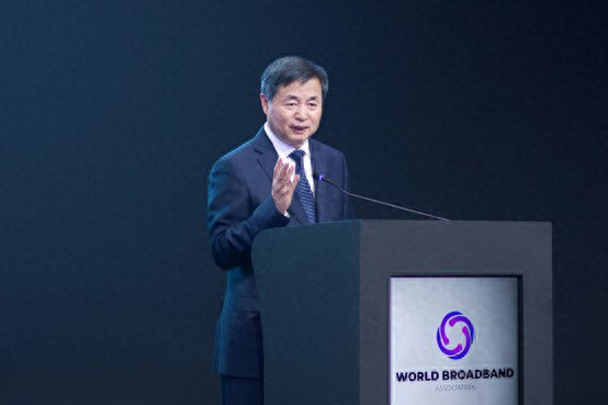 中国电信董事长柯瑞文：云网筑基，智惠未来