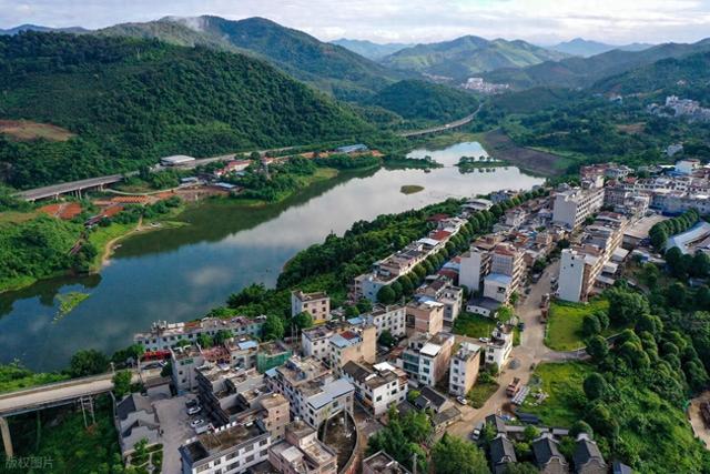 小众且舒服的6个宝藏小城，人少气候好，山水组合精妙