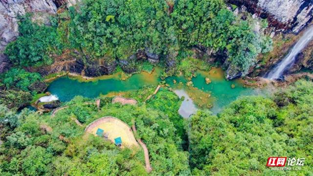 【每日一图@湖南】在古苗河百瀑大峡谷，山水滤尽了冬日的锋芒