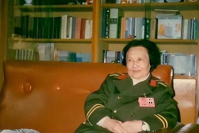 她曾任刘少奇的秘书，嫁给了刘少奇，离婚后终身未婚，活到101岁