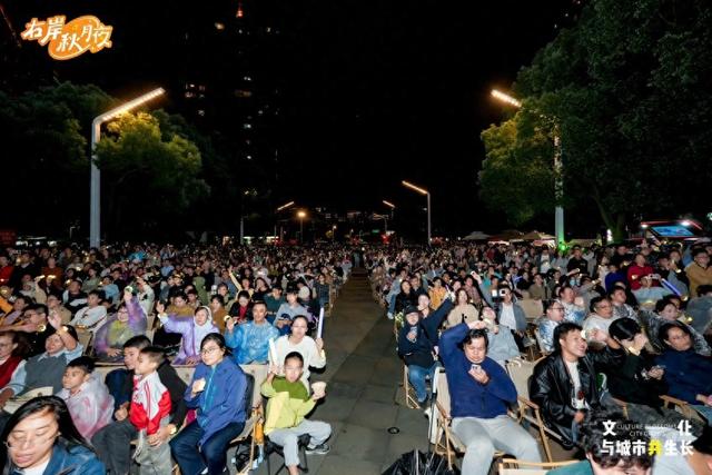 独墅湖畔，“右岸秋月夜”奏响青春旋律
