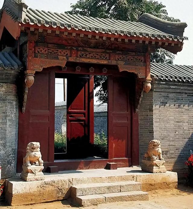俗话说：家有青龙门，胜过祖宗坟	，青龙门指什么门？有道理吗