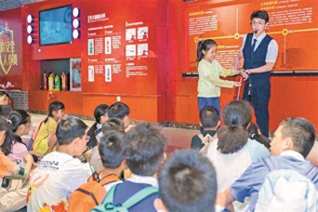 光明区举行青少年文明实践科普夏令营
