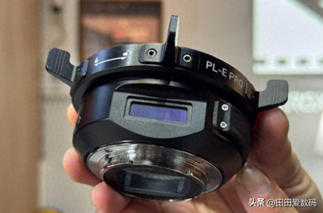 FX3 或可再战十年！ Viltrox 黑科技 PL 镜头转接环，无 LiDAR