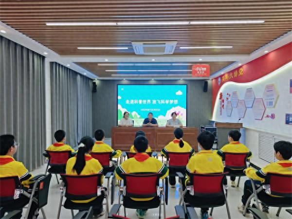 阳信县流坡坞镇开展“走进科普世界放飞科学梦想”主题科普活动