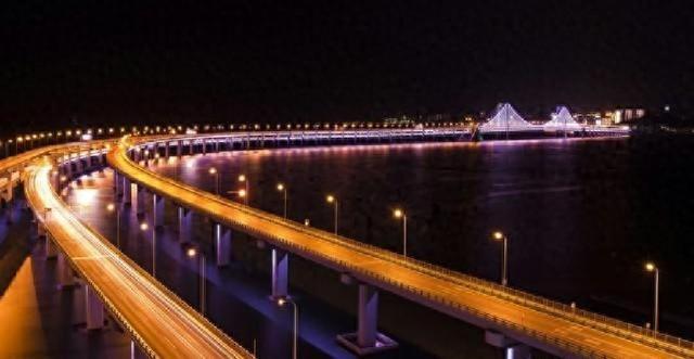 去趟大连才知道，这座最不东北的城市，跟哈尔滨有太多的不同！