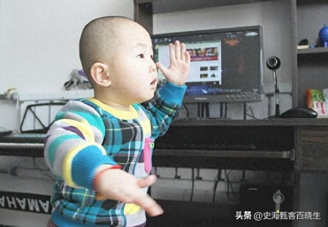 3岁上央视，5岁登春晚	，7岁就年薪百万，没想到现在却成了这样子