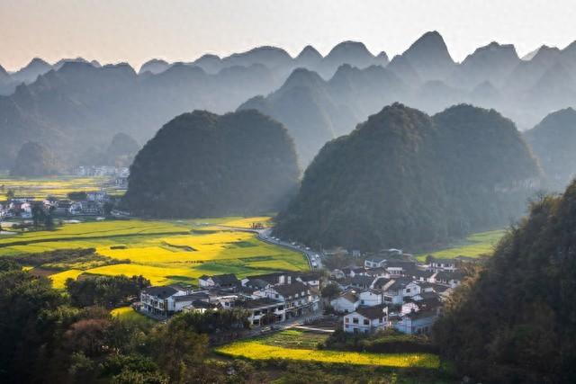风景媲美桂林，气候不输昆明，这座西南小城才是度假天花板