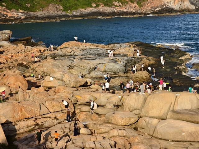海南航天乐园铜鼓乐园与石头公园国庆迎来客流高峰