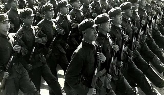 他被免去副总长	、中央委员，本打算退休养老，没想到又被重用13年