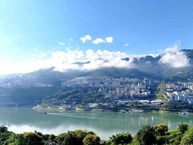 巴东山城秋意渐浓
