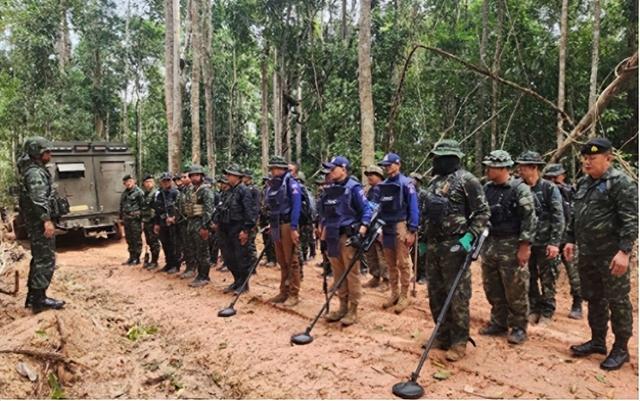 泰柬交火了！泰方刚找过中国，柬埔寨1700万人正为洪森的嚣张买单