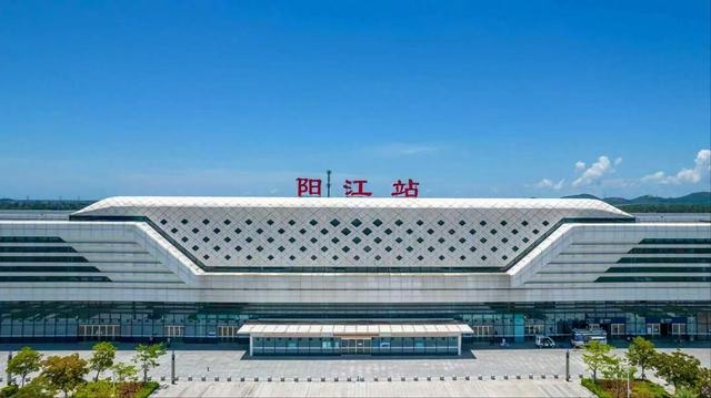 国铁广州局加开列车助力阳江开渔节，喊你来吃螃蟹、海胆和马鲛鱼啦！