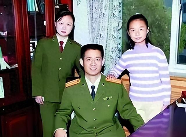 聂海胜妻子：在丈夫上太空前提出离婚，保密生活隐藏了多少辛酸？