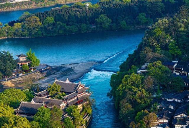 马克龙访华期间被邀请参观都江堰，这个安排让很多人直呼看不懂