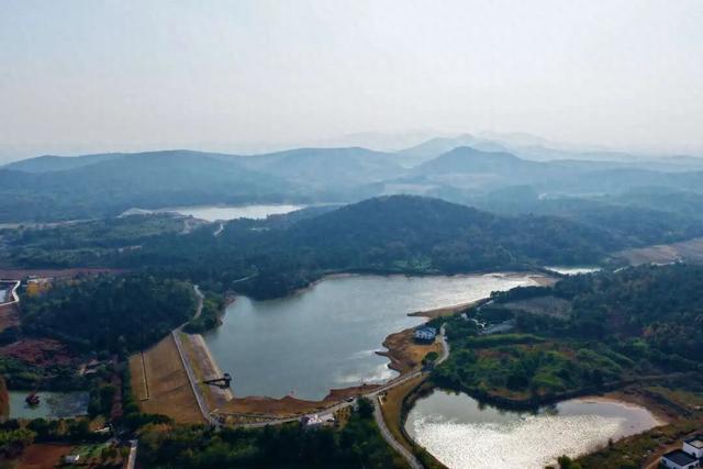 荣炳：乡村冬韵浓 美景入画来