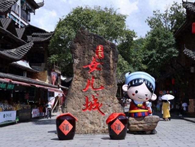 恩施刚拿下国家级头衔，这场“非遗狂欢”把年味儿拉满！